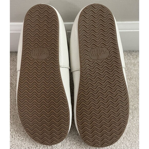 NEW Monkey Feet Girls 6-7 Cream Colored Slip On Shoes - Picture 6 of 7